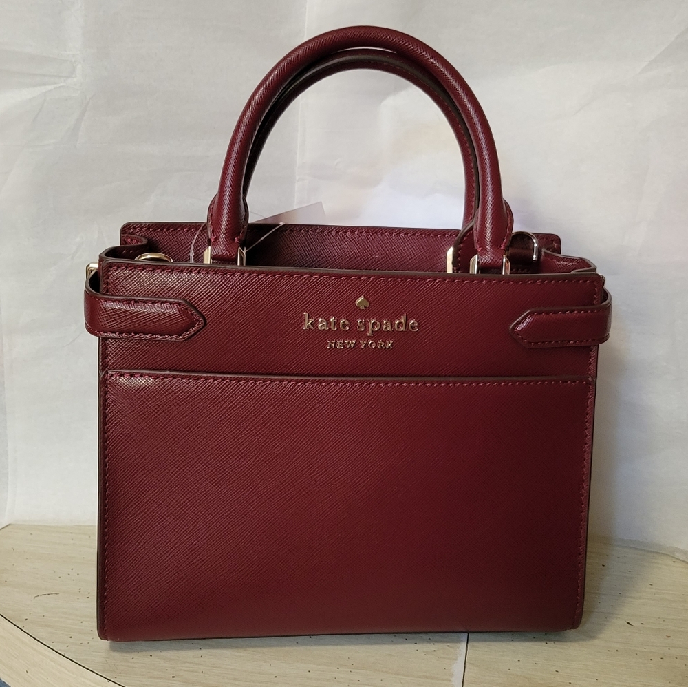 Small Kate spade purse *offers accepted*